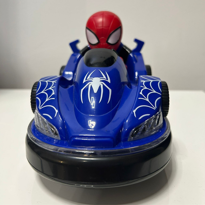 Svetleci auto sa dimom