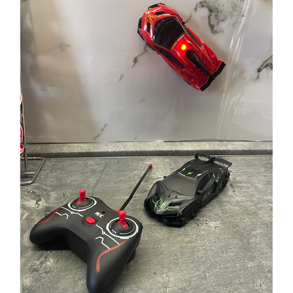 Autic koji se vozi po zidu